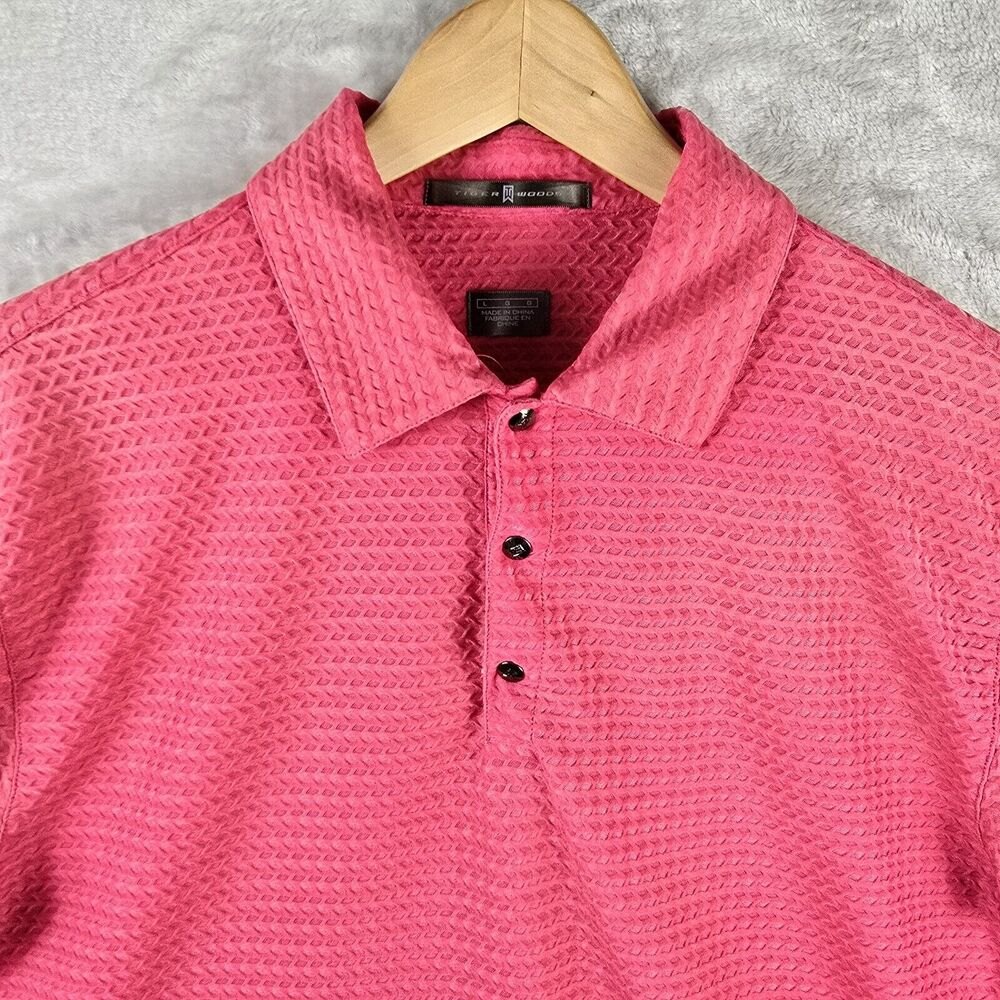 Tiger Woods Textured Polo Shirt Mens Large Pink Golf Short Sleeve Metal Logo - Picture 3 of 15